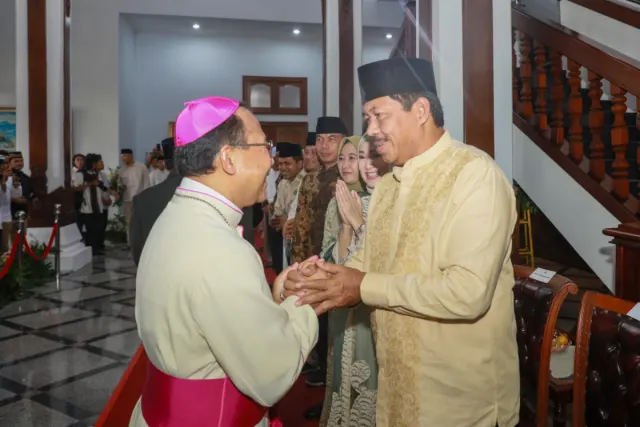 Pj Gubernur Jateng Gelar Open House Idulfitri, Bangun Kebahagiaan untuk Semua Masyarakat