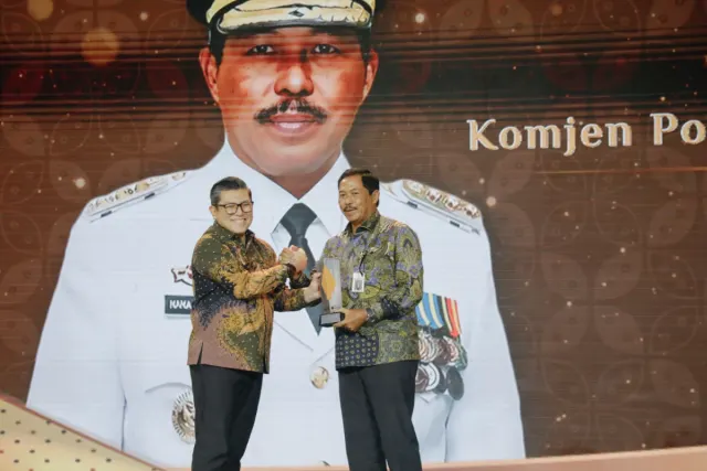 Kualitas Pelayanan Publik Meningkat, Pj Gubernur Jateng Raih Anugrah Inovasi Pembangunan Terpuji
