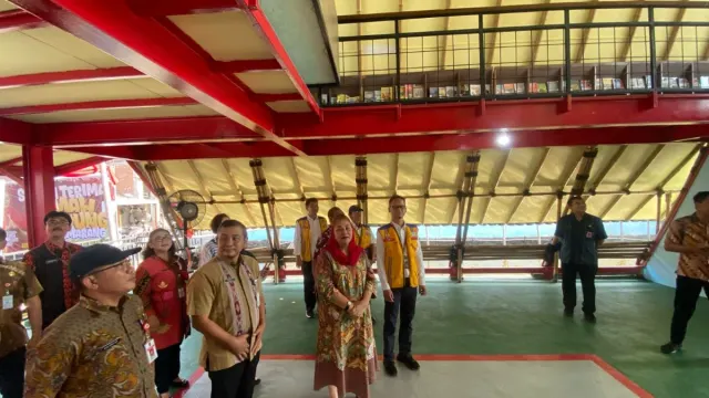 KemenPUPR Serahkan Rumah Apung Tambaklorok, Mbak Ita Minta Warga Ikut Merawat