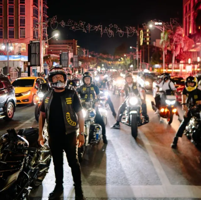 Klub Motor Satudarah MC Indonesia Konvoi Riding Keliling Kota Semarang