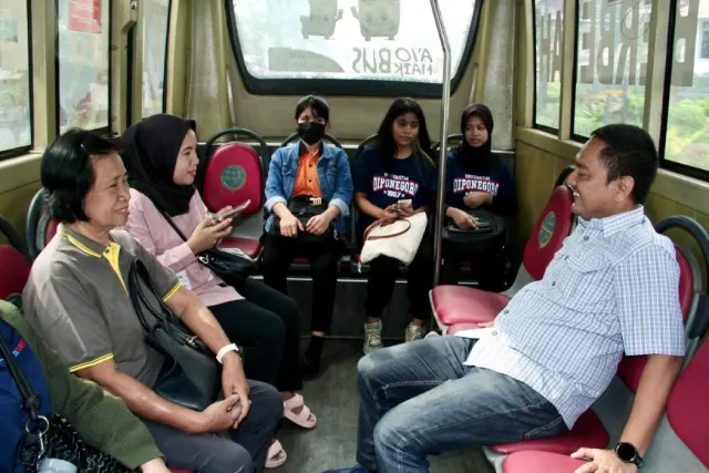 Banyak Keluhan Warga Terkait "Cumi-cumi Darat", Yoyok Sukawi Buktikan Sendiri Saat Naik BRT