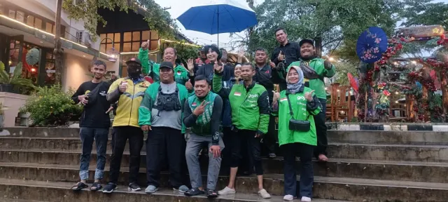 Bulan Ramadan, Anne Avantie Gelar Buka Puasa Bersama Ratusan Ojol di Resto D'Kambodja