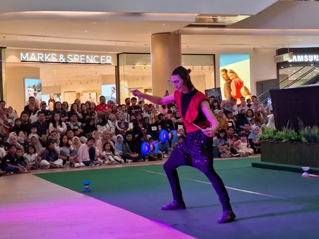 Sparktacular Holiday Wonderland Hadir di The Park Semarang, Sajikan Atraksi Sirkus Kelas Dunia